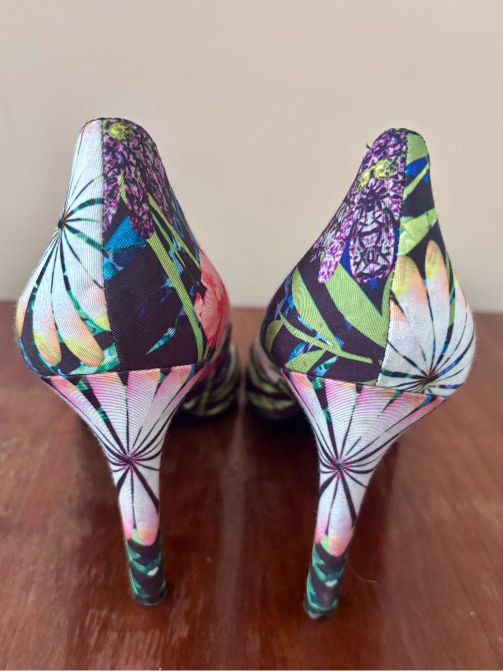 Nine West| Tatiana Black & Purple Floral Print High Heel Satin Pumps Sz 9.5 - Picture 4 of 9